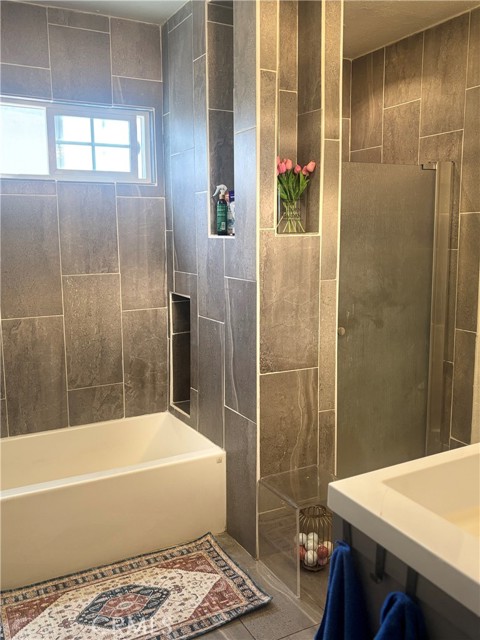 Detail Gallery Image 10 of 12 For 5820 Cimarron St, Los Angeles,  CA 90047 - 2 Beds | 1 Baths