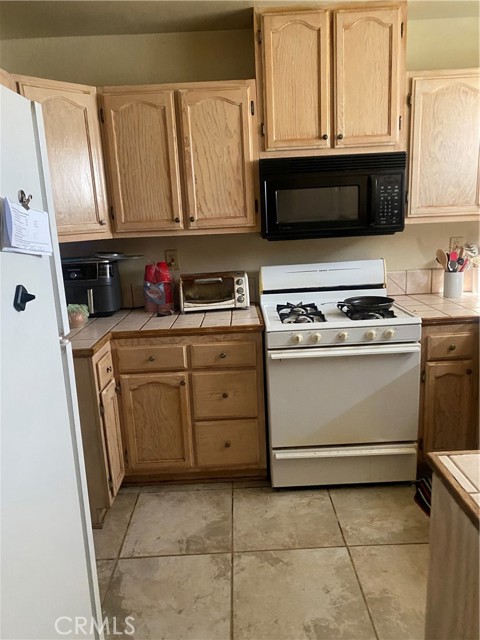 Detail Gallery Image 12 of 20 For 2115 W 102nd, Los Angeles,  CA 90047 - – Beds | – Baths