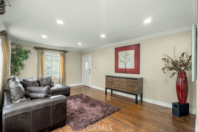 1933 W 147th Street, Gardena CA: https://media.crmls.org/medias/690835fe-c05a-468c-b0ff-26447c9946af.jpg