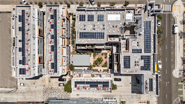 206 Alamo Court, Long Beach CA: https://media.crmls.org/medias/690852f9-2f4a-4ef7-9f50-ae2403fad55b.jpg