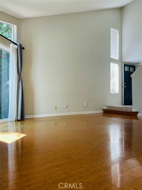 267 Stanford Court, Irvine CA: https://media.crmls.org/medias/6908cfe4-97e2-4731-b52c-ab50331dc732.jpg
