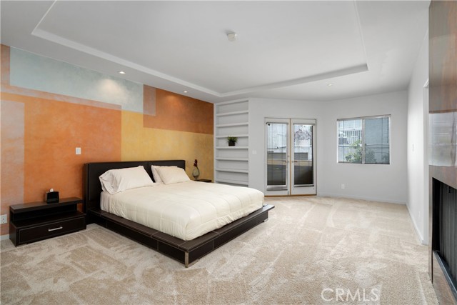 12841 Bloomfield Street, Studio City CA: https://media.crmls.org/medias/690952af-a8bd-4bf3-bb1d-6aea9be42b7c.jpg