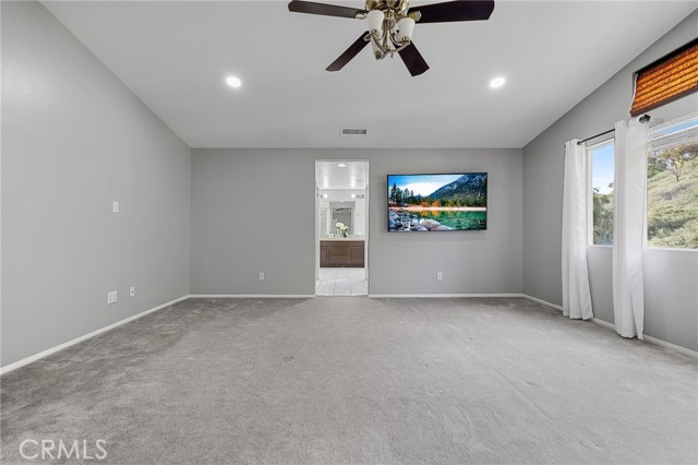 Detail Gallery Image 33 of 58 For 26426 Cardinal Dr, Canyon Country,  CA 91387 - 5 Beds | 4 Baths