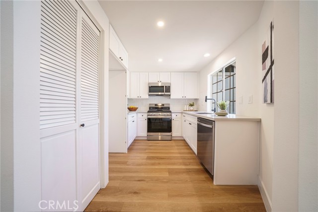 16501 Dundee Court, La Mirada CA: https://media.crmls.org/medias/6909b487-d118-4390-9656-7fe5e6f706a4.jpg