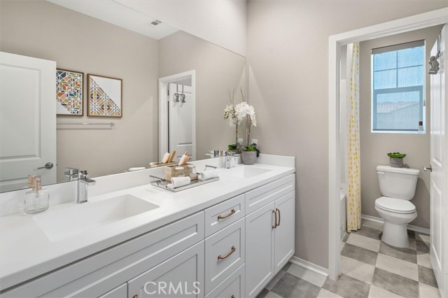 Detail Gallery Image 38 of 63 For 18262 Astro Ct, Saugus,  CA 91350 - 4 Beds | 3 Baths