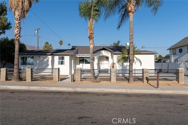 6823 Orange Street, Highland CA: https://media.crmls.org/medias/6909d549-8f4a-4389-ab8a-9d4d93ddcb5f.jpg