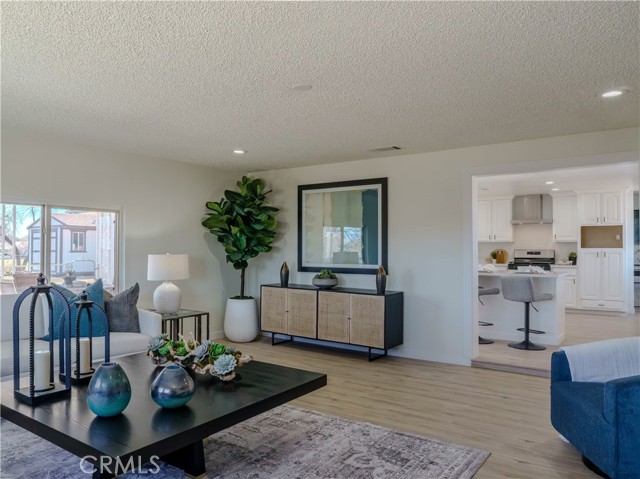 Detail Gallery Image 13 of 42 For 15801 Malpais Ln, Victorville,  CA 92394 - 3 Beds | 2 Baths