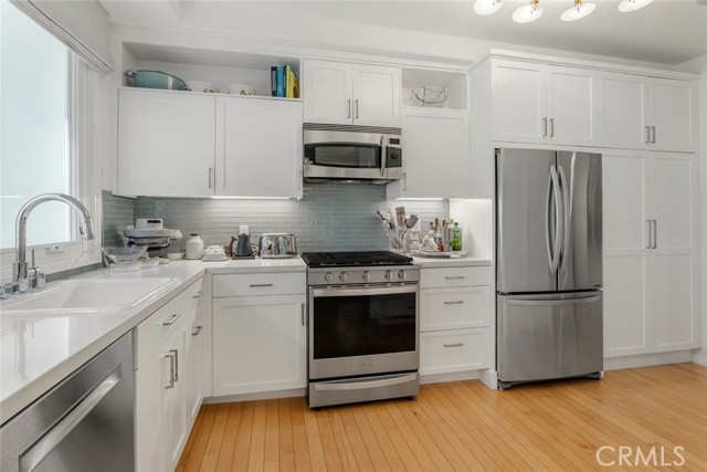 11952 Montana Ave, #203 photo 12