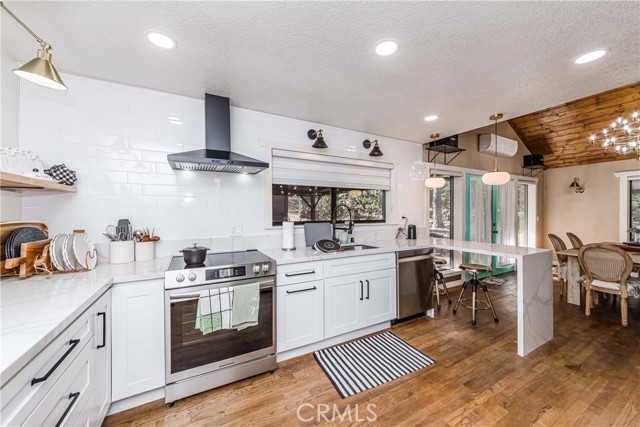 Image 12 of 38 For 37751 Foxfield Road