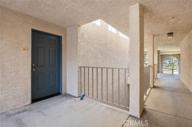 1995 Las Colinas Circle, Corona CA: https://media.crmls.org/medias/690a7188-1ea3-4625-b53a-fd1470ad9612.jpg