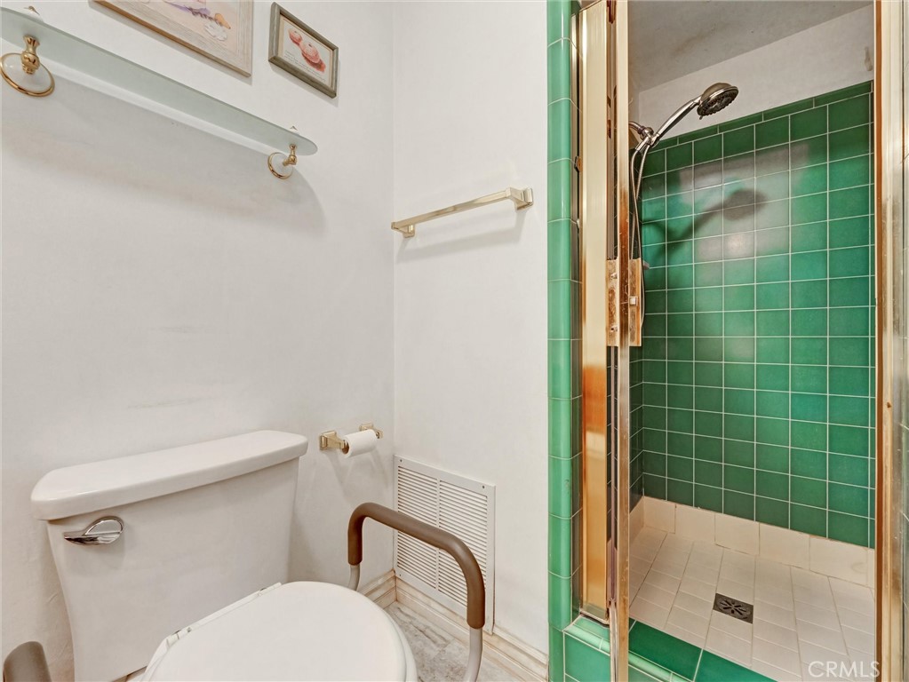 MLS #OC25158364 img 12