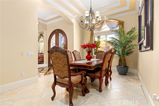 Detail Gallery Image 11 of 68 For 22928 San Joaquin, Canyon Lake,  CA 92587 - 4 Beds | 4/2 Baths