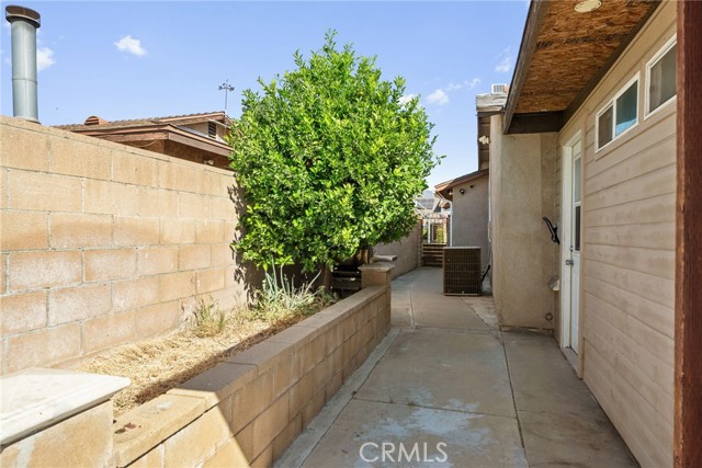 Detail Gallery Image 23 of 27 For 15691 Montgomery, Fontana,  CA 92336 - 3 Beds | 2 Baths