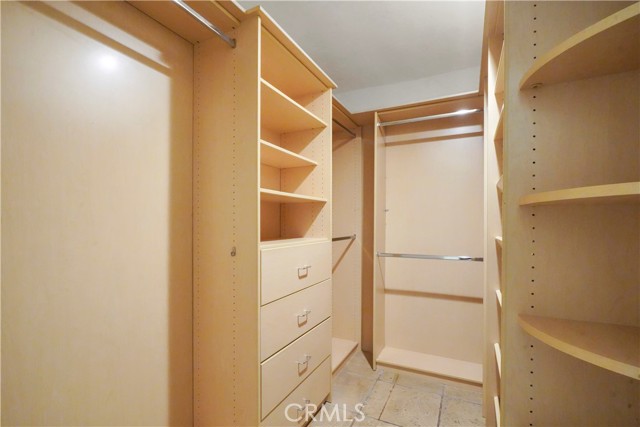 11970 Montana Avenue, Brentwood CA: https://media.crmls.org/medias/690c40cb-f54d-484c-be22-5a965fb773d6.jpg