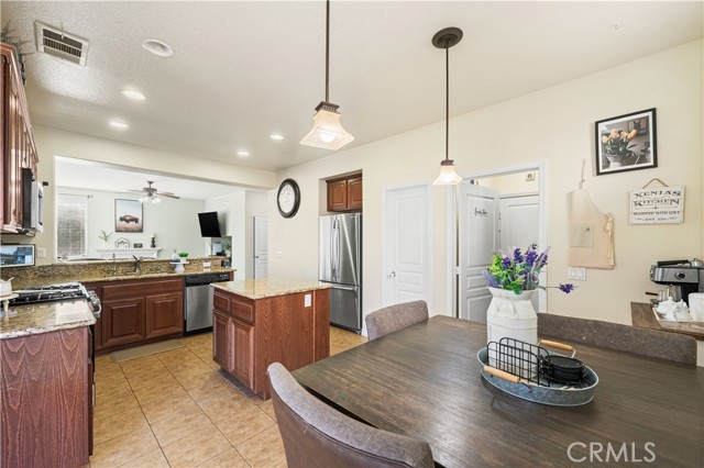 Detail Gallery Image 17 of 44 For 3116 Perdot Ave, Rosamond,  CA 93560 - 4 Beds | 2/1 Baths