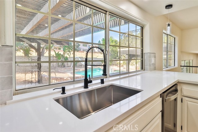 20591 Celtic Street, Chatsworth CA: https://media.crmls.org/medias/690de7af-b58b-412a-b87e-2cf8003b4479.jpg