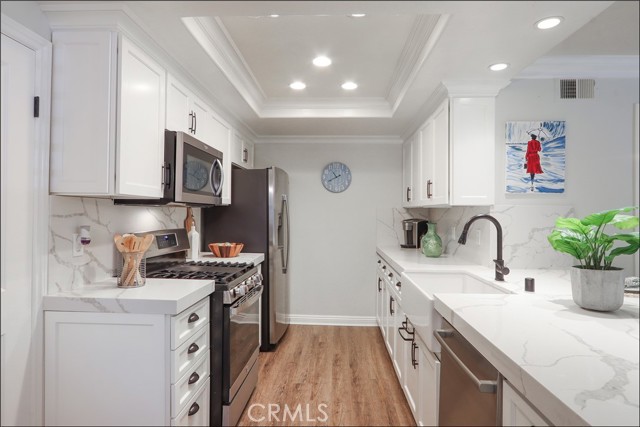 21312 Tupelo Lane, Lake Forest CA: https://media.crmls.org/medias/690e3197-0a2a-4862-af7b-74bbf992e440.jpg