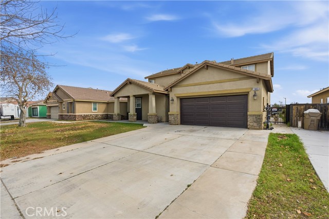 Detail Gallery Image 4 of 43 For 13855 Jackson St, Oak Hills,  CA 92344 - 5 Beds | 3 Baths