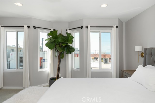 2626 Manhattan Ave, Hermosa Beach, California 90254, 3 Bedrooms Bedrooms, ,2 BathroomsBathrooms,Residential,Sold,Manhattan Ave,SB21241358