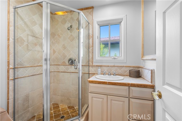 Detail Gallery Image 14 of 18 For 2308 via Rivera, Palos Verdes Estates,  CA 90274 - 4 Beds | 3/1 Baths