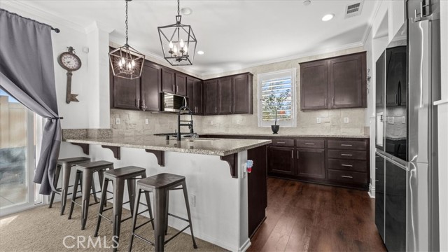 7323 Garnet Ridge, Jurupa Valley CA: https://media.crmls.org/medias/690ffedf-1c07-4ee2-8ccb-f24ac498c06d.jpg