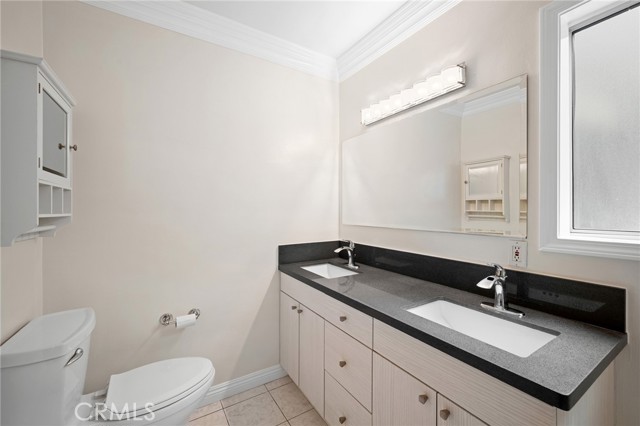 Detail Gallery Image 18 of 32 For 3805 Los Olivos Ln, Glendale,  CA 91214 - 5 Beds | 2 Baths