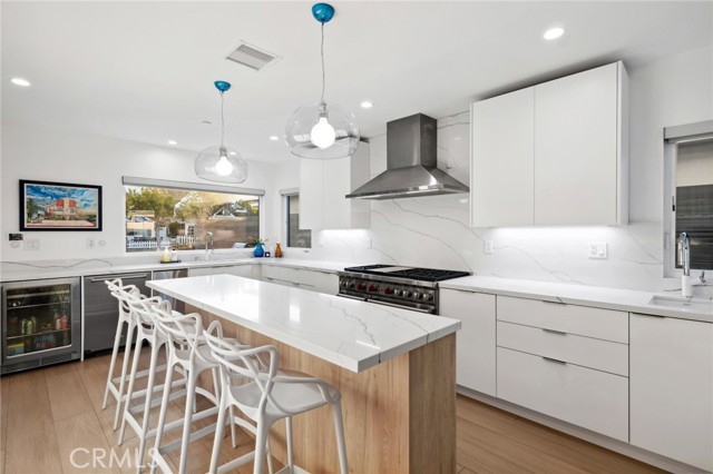 Detail Gallery Image 7 of 21 For 1576 E Ocean Bld, Newport Beach,  CA 92661 - 4 Beds | 3 Baths