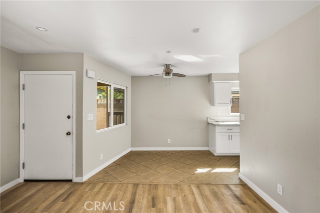 Detail Gallery Image 8 of 17 For 121 S Illinois St #2,  Anaheim,  CA 92805 - 2 Beds | 1 Baths