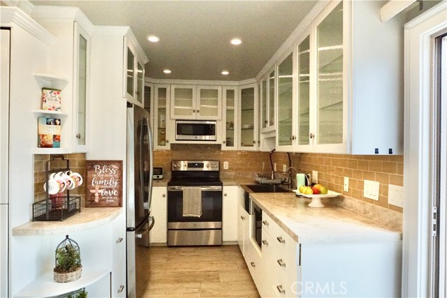 Detail Gallery Image 6 of 16 For 711 Pacific Coast Highway #301,  Huntington Beach,  CA 92648 - 0 Beds | 1 Baths