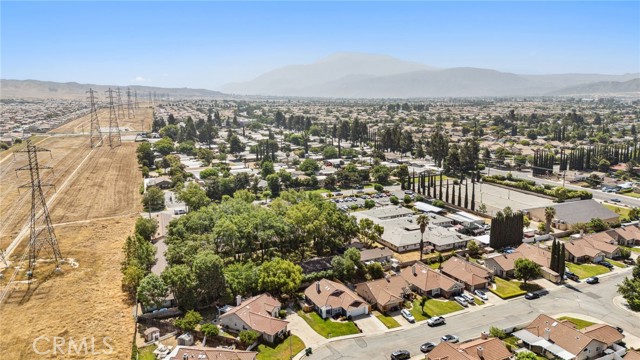 1422 Deborah Place, Beaumont CA: https://media.crmls.org/medias/69135584-b329-429f-9137-bcb5d7154207.jpg