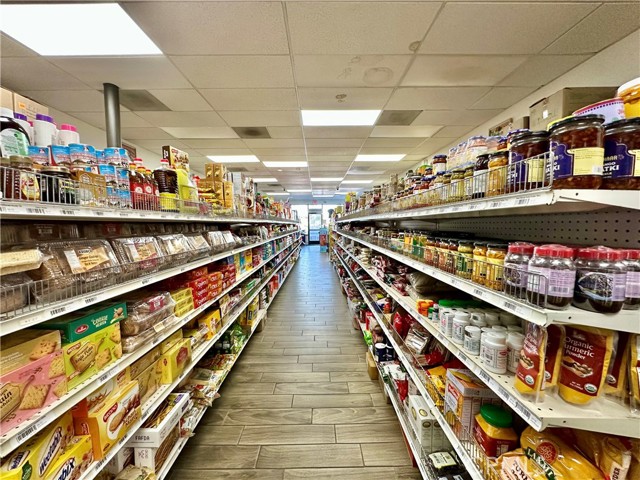 0, Ontario CA: https://media.crmls.org/medias/69136bad-d125-4e5b-a092-2d6653deb32e.jpg