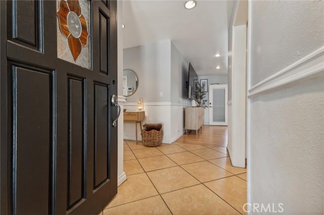 Detail Gallery Image 5 of 52 For 1118 Mabury St, Santa Ana,  CA 92701 - 4 Beds | 2 Baths