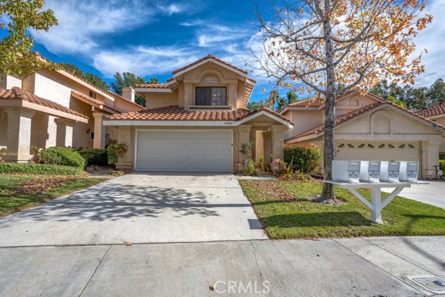 Detail Gallery Image 1 of 37 For 29322 Gary Dr, Canyon Country,  CA 91387 - 4 Beds | 2/1 Baths