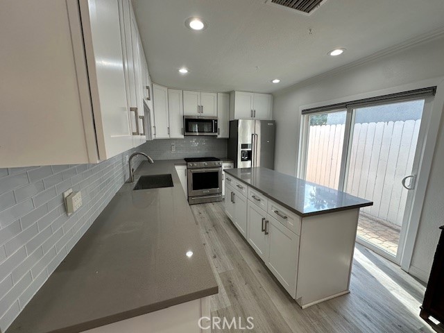 Detail Gallery Image 12 of 29 For 2820 W Chandler Bld, Burbank,  CA 91505 - 3 Beds | 2 Baths