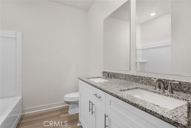 5 Bed Home for Sale in Apple Valley, California
