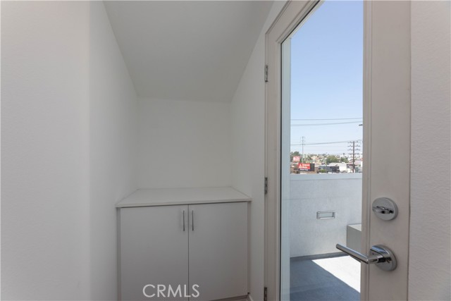 4831 Craner Avenue, North Hollywood CA: https://media.crmls.org/medias/6915037a-77a4-40f7-a5cc-45c565580acd.jpg