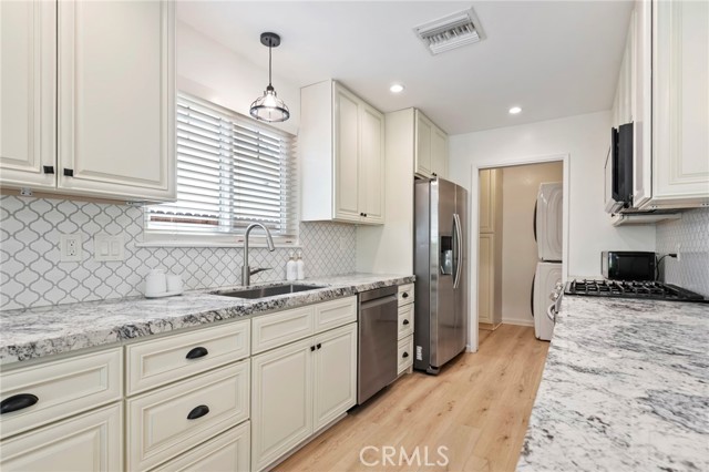 Detail Gallery Image 14 of 40 For 6636 Dannyboyar Ave, West Hills,  CA 91307 - 3 Beds | 2 Baths
