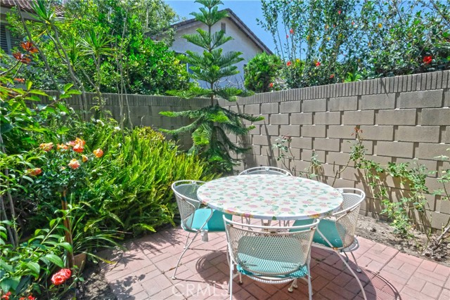 16329 Cherry Fall Lane, Cerritos CA: https://media.crmls.org/medias/6915902b-e682-44b0-bee6-78eecf5ca3f3.jpg