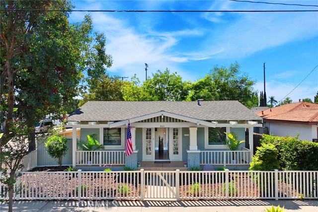 Detail Gallery Image 1 of 19 For 304 N Waverly St, Orange,  CA 92866 - 2 Beds | 1 Baths