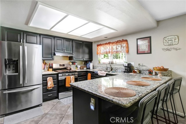 19376 Lambeth Ct, Riverside CA: https://media.crmls.org/medias/69164e41-0dd9-4179-8ee8-a8bbb62ea772.jpg