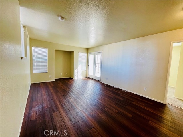 Detail Gallery Image 12 of 26 For 1942 Ivory Ave, Palmdale,  CA 93550 - 4 Beds | 2/1 Baths