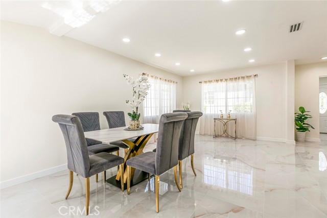 Detail Gallery Image 13 of 47 For 11063 White Oak Ave, Granada Hills,  CA 91344 - 3 Beds | 2 Baths