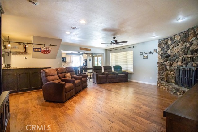 Detail Gallery Image 9 of 41 For 28846 Highway 190, Porterville,  CA 93257 - 3 Beds | 2/1 Baths