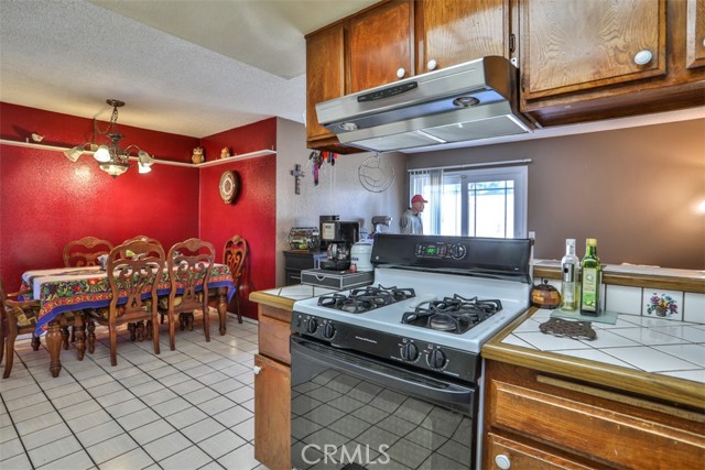 3012 Homer Circle, Jurupa Valley CA: https://media.crmls.org/medias/69182dcb-33a2-4cb3-ab68-1b5fb94d3860.jpg