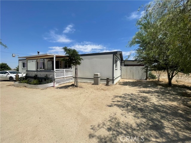 4441 Sierra Road, Phelan CA: https://media.crmls.org/medias/6918c2d2-1d1a-4d15-bc41-95354b407308.jpg
