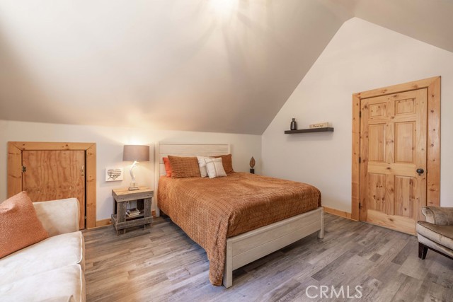 893 Silver Tip Drive, Big Bear CA: https://media.crmls.org/medias/691958a7-623a-4808-b1e6-51b0b5d9133a.jpg