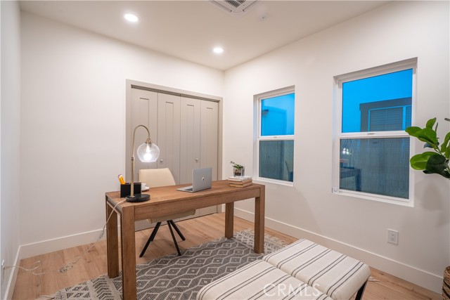 Detail Gallery Image 12 of 38 For 6325 Long St, Los Angeles,  CA 90043 - 3 Beds | 2 Baths