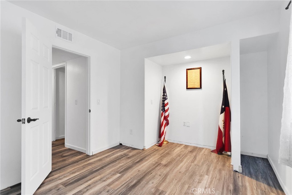 https://media.crmls.org/medias/691ad75a-05bf-4ef6-9912-758a599331fc.jpg?preset=X-Large