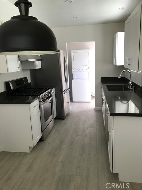 Detail Gallery Image 8 of 13 For 1502 Ocean Park, Santa Monica,  CA 90405 - – Beds | – Baths