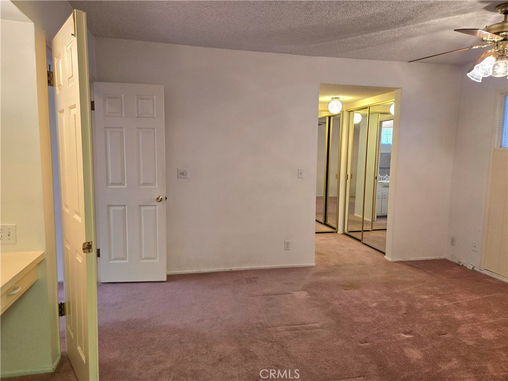 https://media.crmls.org/medias/691c2ec2-50eb-48ec-ad4b-55d1fbe32f62.jpg?preset=X-Large